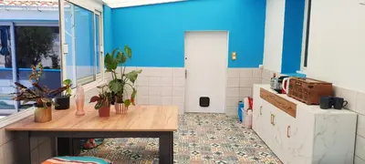 Cuisine ou kitchenette dans l'établissement La Moustache Bleue