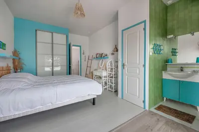 Un ou plusieurs lits dans un hébergement de l'établissement Vue mer, plage à 50m, Maison pour 4