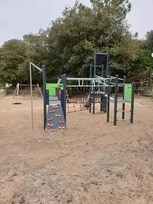 Aire de jeux pour enfants de l'établissement Bungalow idéal à Saint-Jean-de-Monts avec piscine
