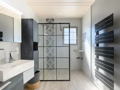 Salle de bains dans l'établissement Holiday Home Confort et Relax Ile de Noirmoutier by Interhome
