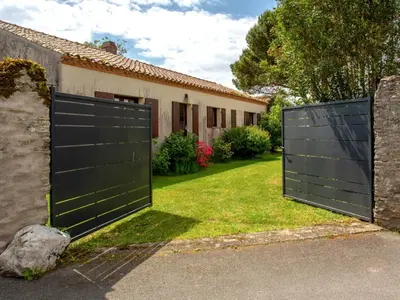 Jardin de l'établissement Holiday Home Le Pré Vincent by Interhome