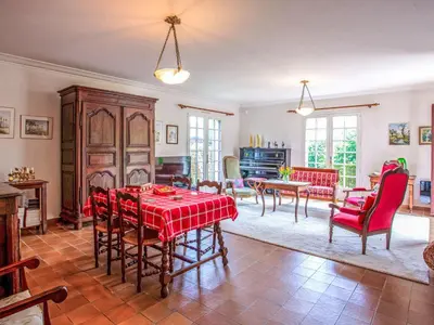 Télévision ou salle de divertissement dans l'établissement Holiday Home Le Pré Vincent by Interhome