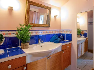 Salle de bains dans l'établissement Holiday Home Carpe Diem by Interhome