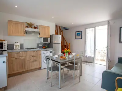 Cuisine ou kitchenette dans l'établissement Holiday Home Sam-Suffi by Interhome