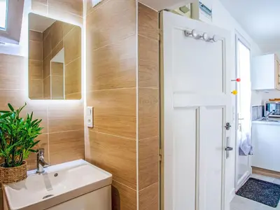 Salle de bains dans l'établissement Holiday Home Sam-Suffi by Interhome