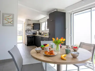 Cuisine ou kitchenette dans l'établissement Holiday Home L'Effet Mer by Interhome