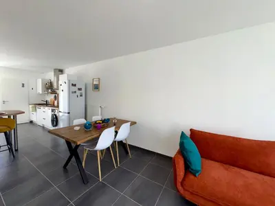 Cuisine ou kitchenette dans l'établissement Maison neuve avec WIFI, près de la forêt à Saint-Jean-de-Monts - FR-1-323-572