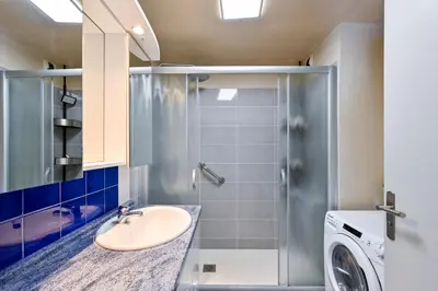 Salle de bains dans l'établissement L'Appart du Marché - A quelques min de la plage