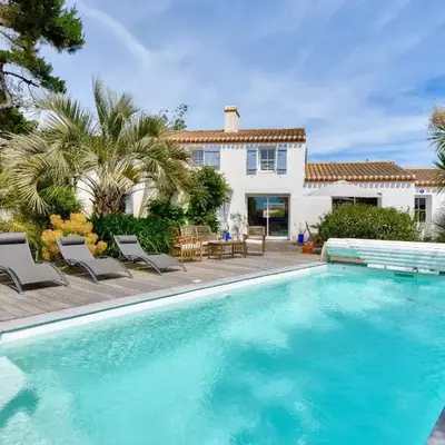 Piscine chauffee 800 m de la plage villa pour 8