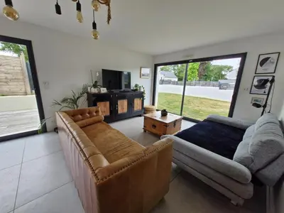 Télévision ou salle de divertissement dans l'établissement VILLA Plage&Piscine&Lac