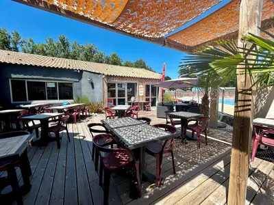 Restaurant ou autre lieu de restauration dans l'établissement Kabana Village