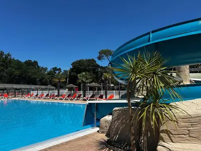 Piscine de l'établissement Kabana Village ou située à proximité