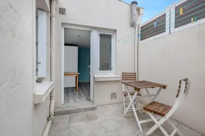 Balcon ou terrasse dans l'établissement Maison pour 5 à 350m de la plage