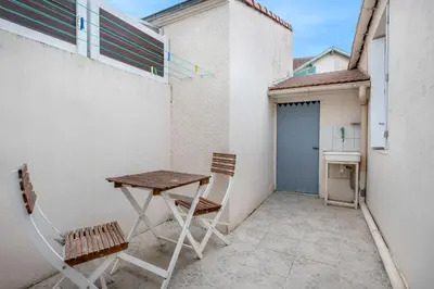 Balcon ou terrasse dans l'établissement Maison pour 5 à 350m de la plage