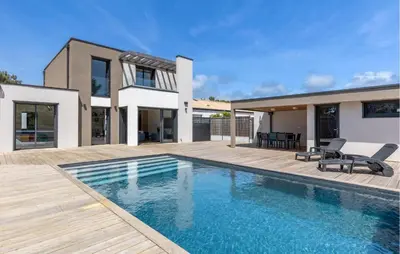 Piscine de l'établissement Cozy Home In Saint Jean De Monts ou située à proximité