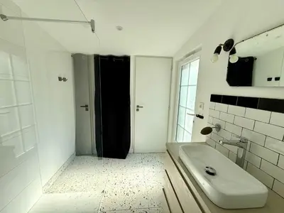 Salle de bains dans l'établissement Maison charmante près de la plage avec WIFI, au cœur de Saint-Jean-de-Monts - FR-1-652-60