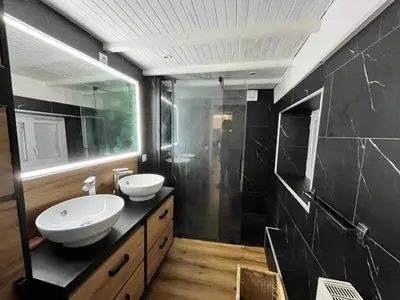 Salle de bains dans l'établissement Le gîte du temps plié