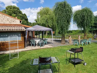 Jardin de l'établissement Gite villa Diana piscine