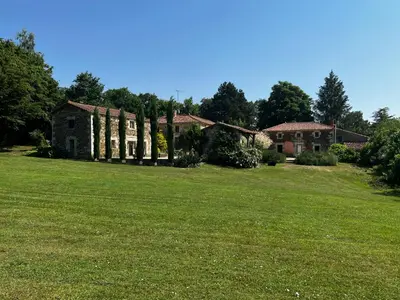 Jardin de l'établissement La Treille - Grand jardin avec Piscine & Tennis