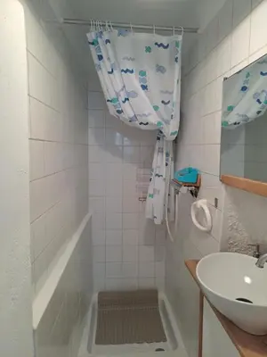 Salle de bains dans l'établissement Location vacances