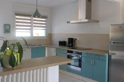 Cuisine ou kitchenette dans l'établissement Gîte Villa la Garenne Ctre ville St Jean de Monts