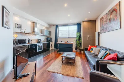 Cuisine ou kitchenette dans l'établissement Loft Lamoricière - 15 minutes à pieds du centre