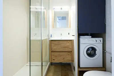 Salle de bains dans l'établissement Maisonnette des Poissons, à 50 m de la mer