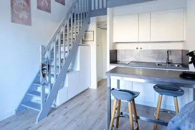 Cuisine ou kitchenette dans l'établissement Maisonnette des Poissons, à 50 m de la mer