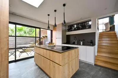 Cuisine ou kitchenette dans l'établissement Bali Beach - Vue mer proche de la plage