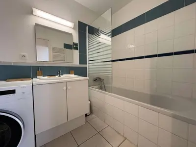 Salle de bains dans l'établissement Résidence Villa Médicis - PORNICHET Appartement proche plage MAE-1023