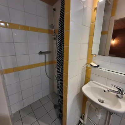 Salle de bains dans l'établissement La Petite Pièce