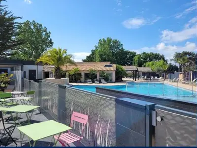 Piscine de l'établissement Bungalow, 3 chambres ou située à proximité