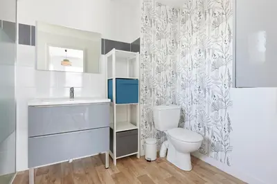 Salle de bains dans l'établissement Le Retz de Jardin - Appartement calme avec parking