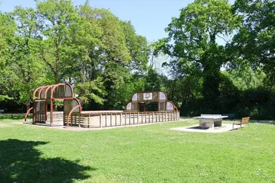 Aire de jeux pour enfants de l'établissement Le Bois de la Grée 6111 by TAH - Résidence piscine