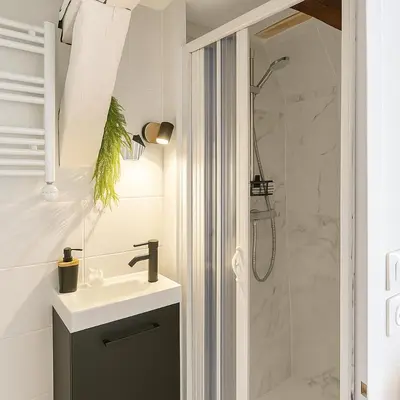 Salle de bains dans l'établissement Studio Cosy ambiance Tiny House