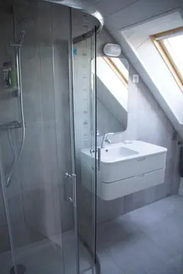 Salle de bains dans l'établissement Appartement T3 à 150 m de la plage de Bonne Source