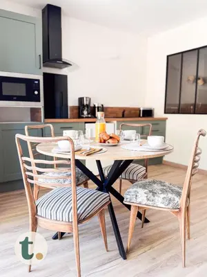 Cuisine ou kitchenette dans l'établissement Tranquiloue - Appart Centre-Ville - Puy du Fou 20min