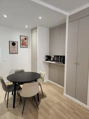 Cuisine ou kitchenette dans l'établissement Appartement Confort Cholet