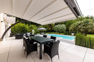 Piscine de l'établissement Villa Markaly ou située à proximité