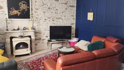 Télévision ou salle de divertissement dans l'établissement Grande maison de charme centre bourg