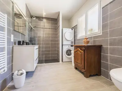 Salle de bains dans l'établissement Gîte calme près de Pornic avec wifi et animaux admis - FR-1-306-1311