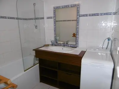 Salle de bains dans l'établissement Vertmarines 253