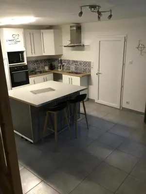 Cuisine ou kitchenette dans l'établissement Le 7ter, maison calme piscine partagée