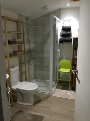 Salle de bains dans l'établissement Le 7ter, maison calme piscine partagée