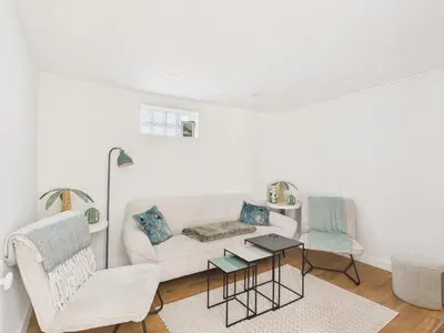 Coin salon dans l'établissement Maison pour 6 avec jardin proche du centre