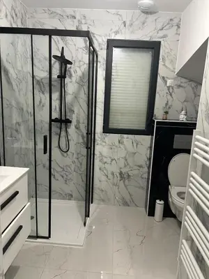 Salle de bains dans l'établissement Maison de la Pornicaise 13
