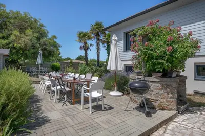 Jardin de l'établissement Villa pour 15 à 700m de la plage