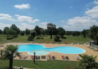 Piscine de l'établissement La Maison du Golf - Jardin - Piscine - 4p ou située à proximité