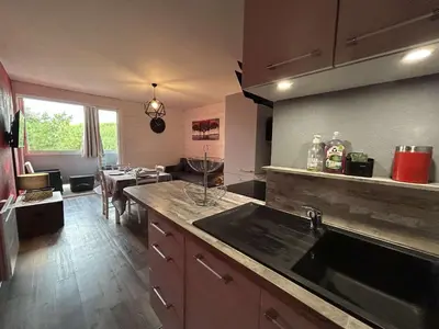 Cuisine ou kitchenette dans l'établissement Appartement moderne 4 pers. avec parking à Saint-Hilaire-de-Riez - FR-1-224C-358
