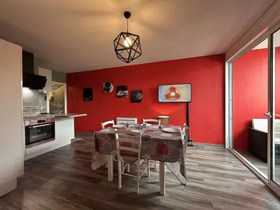 Cuisine ou kitchenette dans l'établissement Appartement moderne 4 pers. avec parking à Saint-Hilaire-de-Riez - FR-1-224C-358